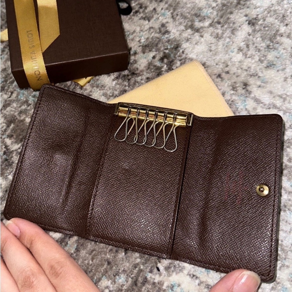 Louis Vuitton 6-Key Holder Damier Ebene - Picture 5 of 8